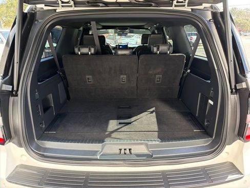 Used 2023 Ford Expedition Max Platinum image 11