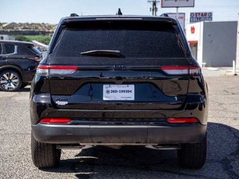 Used 2025 Jeep Grand Cherokee Altitude AWD/4WD image 6