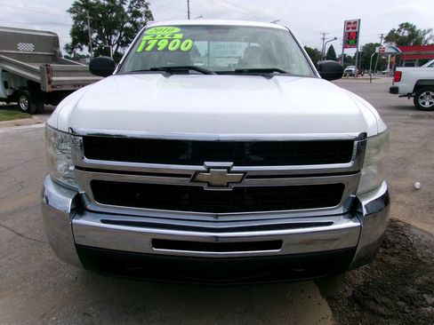 Used 2010 Chevrolet Silverado 2500 W/T AWD/4WD image 8