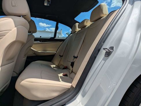 Used 2022 BMW 540i w/ M Sport Package RWD image 13