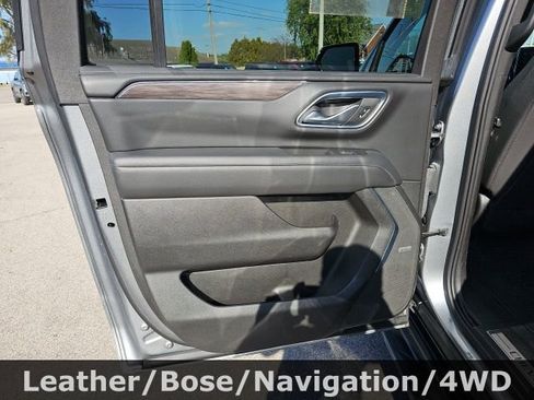 Used 2023 Chevrolet Suburban LT image 35