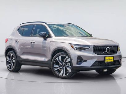 Used 2026 Volvo XC40 B5 Ultra w/ Protection Package Premier