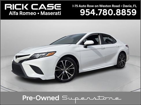 Used 2019 Toyota Camry SE image 1
