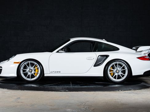 Used 2011 Porsche 911 GT2 RS RWD image 14
