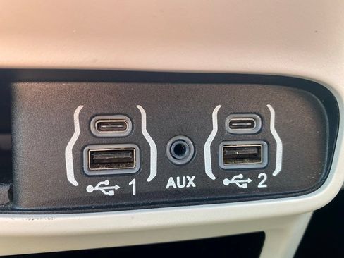 Used 2023 Chrysler Voyager LX FWD image 26