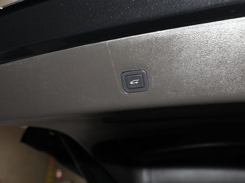 Used 2018 Chevrolet Traverse LT AWD/4WD image 40