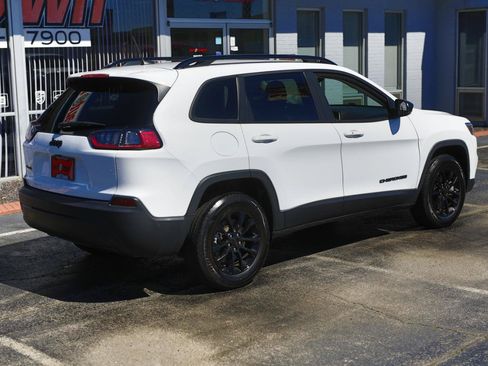 Used 2023 Jeep Cherokee Altitude Lux AWD/4WD image 16