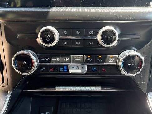 Certified 2022 Ford F150 Platinum w/ FX4 Off-Road Package AWD/4WD image 28