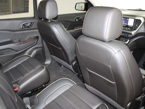 Used 2021 GMC Acadia Denali w/ Denali Technology Package FWD image 33