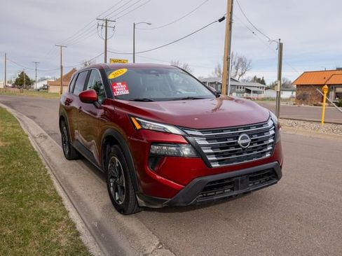Used 2025 Nissan Rogue SV AWD/4WD image 3