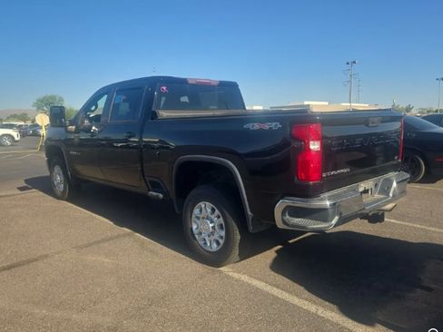 Used 2020 Chevrolet Silverado 3500 LT AWD/4WD image 2