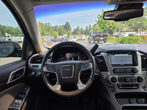 Used 2019 GMC Yukon Denali w/ Denali Ultimate Package AWD/4WD image 11