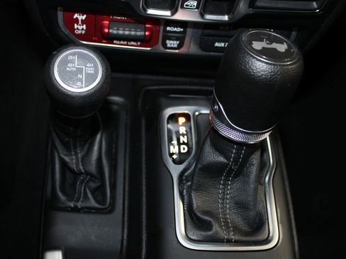 Used 2024 Jeep Wrangler Unlimited Rubicon 4xe AWD/4WD image 45