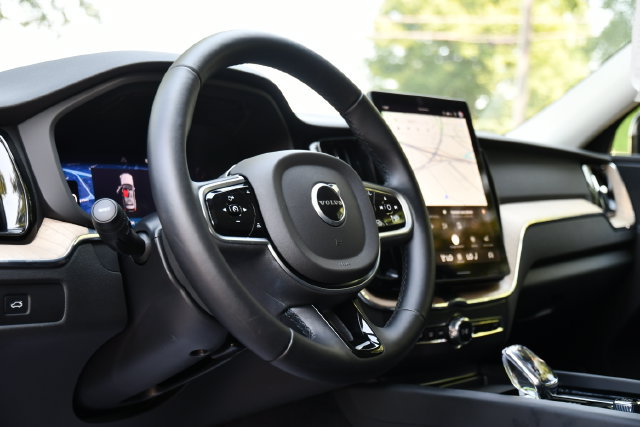 Certified 2026 Volvo XC60 B5 Plus AWD/4WD image 12