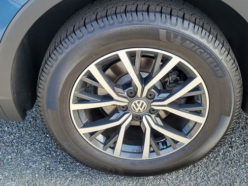 Used 2020 Volkswagen Tiguan SE FWD image 23