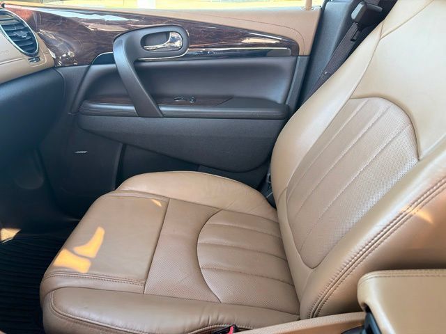Used 2017 Buick Enclave Leather FWD image 21