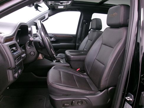 Certified 2023 Chevrolet Suburban High Country AWD/4WD image 8
