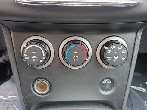 Used 2011 Nissan Rogue S image 21