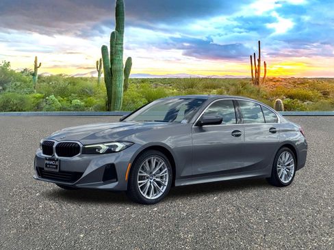 Used 2024 BMW 330i Sedan image 2