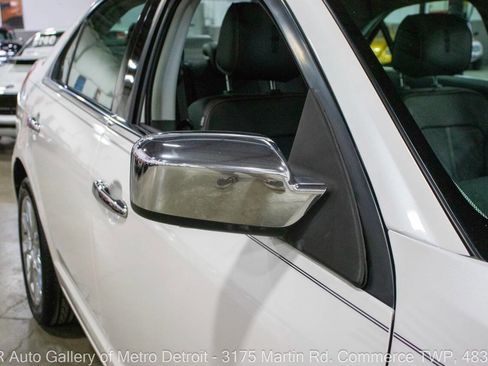 Used 2012 Lincoln MKZ FWD image 39