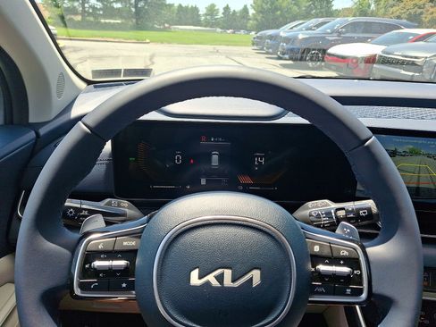 New 2026 Kia Carnival EX FWD image 13