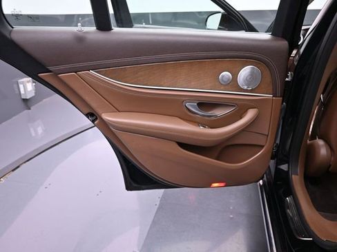 Used 2018 Mercedes-Benz E 300 4MATIC image 35