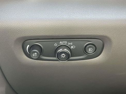 Used 2020 Chevrolet Traverse LT FWD image 26