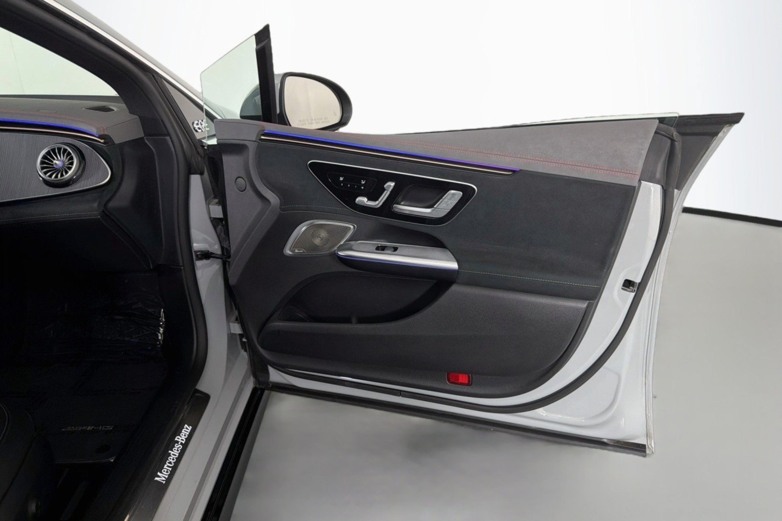 Certified 2023 Mercedes-Benz EQE 500 4MATIC Sedan image 25