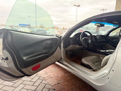 Used 1998 Chevrolet Corvette Coupe image 22