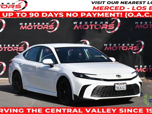 Used 2026 Toyota Camry SE FWD image 1