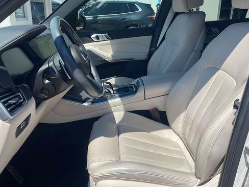 Used 2022 BMW X5 xDrive40i w/ M Sport Package AWD/4WD image 2