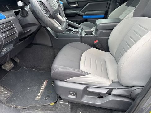 Used 2025 Toyota Tacoma TRD Off-Road image 16