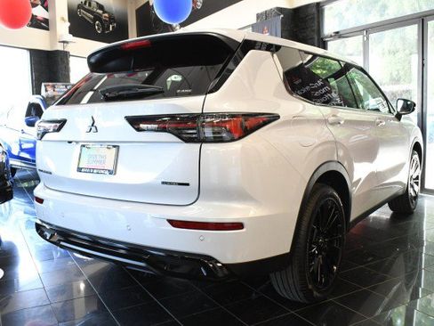 New 2026 Mitsubishi Outlander LE AWD/4WD image 14