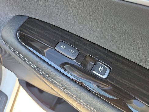 Used 2019 Kia Sorento EX image 11