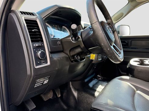 Used 2022 RAM 1500 Tradesman w/ Chrome Appearance Group image 11