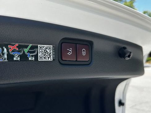 Certified 2025 Mercedes-Benz C 300 Sedan image 22