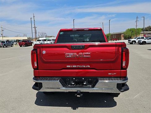 Used 2025 GMC Sierra 1500 SLT image 4