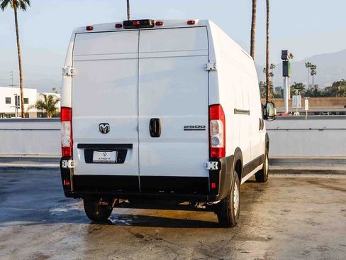 Used 2023 RAM ProMaster 2500 w/ Premium Convenience Group (B) FWD image 9