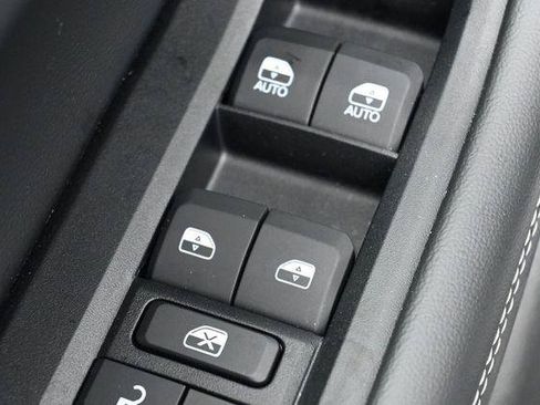 Used 2024 Jeep Grand Cherokee Altitude AWD/4WD image 13