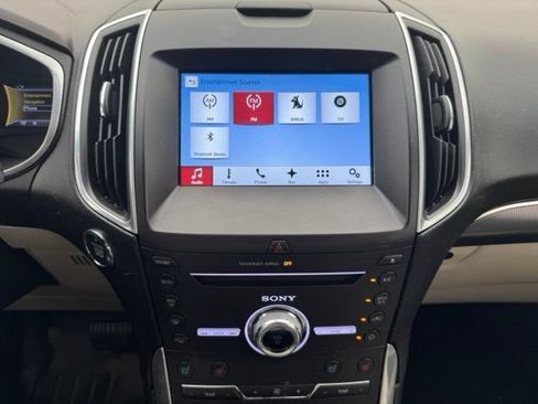 Used 2017 Ford Edge Titanium w/ Equipment Group 301A AWD/4WD image 15