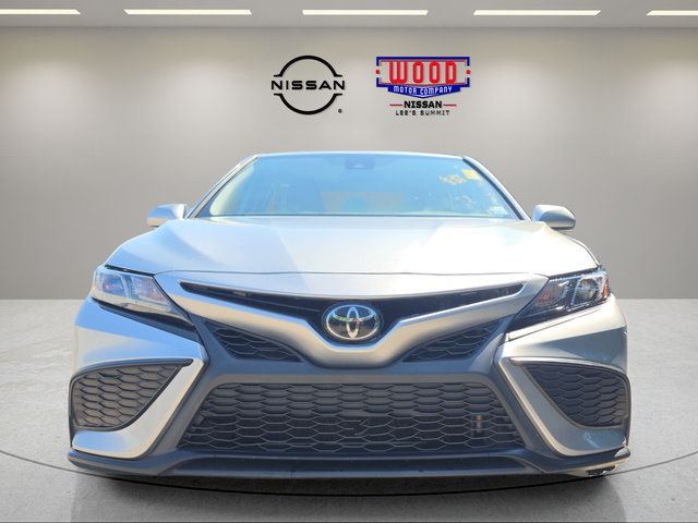Used 2022 Toyota Camry SE FWD image 6