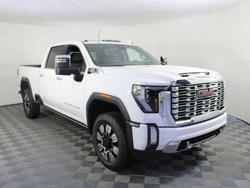 New 2026 GMC Sierra 2500 Denali w/ Denali Reserve Package AWD/4WD image 31