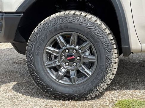 New 2026 GMC Sierra 1500 AT4X w/ LPO, Black Badging Package image 32