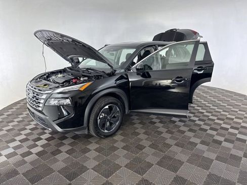Used 2025 Nissan Rogue SV AWD/4WD image 12