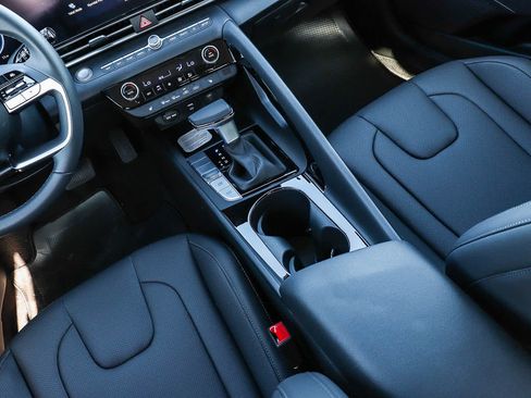New 2026 Hyundai Elantra Limited FWD image 25