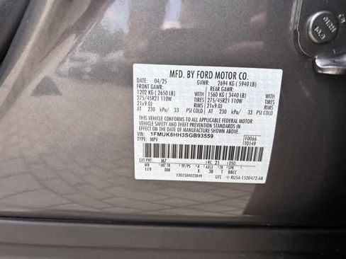 Used 2025 Ford Explorer Platinum w/ LUX Leather Package image 34