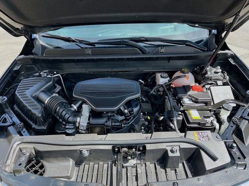 Used 2023 GMC Acadia AT4 w/ Technology Package image 33