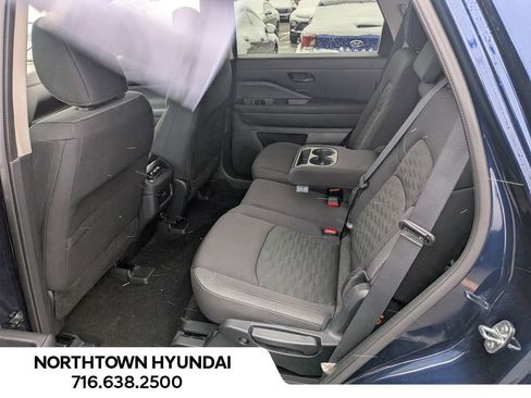 Used 2025 Nissan Pathfinder SV image 32