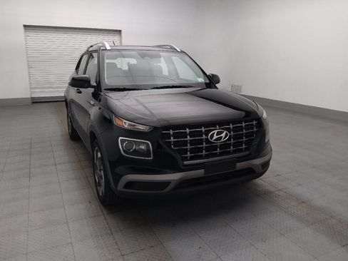 Used 2025 Hyundai Venue SEL FWD image 14