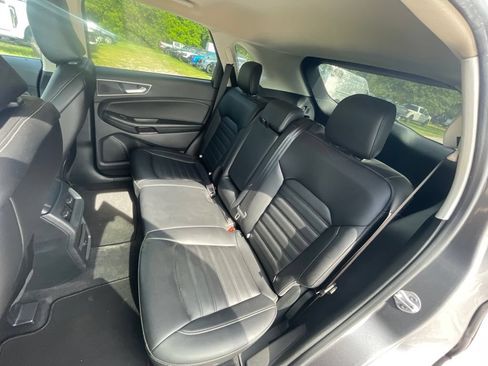 Used 2022 Ford Edge SEL AWD/4WD image 9